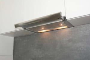 Unterbauhauben sind oft leise Dunstabzugshauben Unterbauhauben sind oft leise Dunstabzugshauben (depositphotos.com)